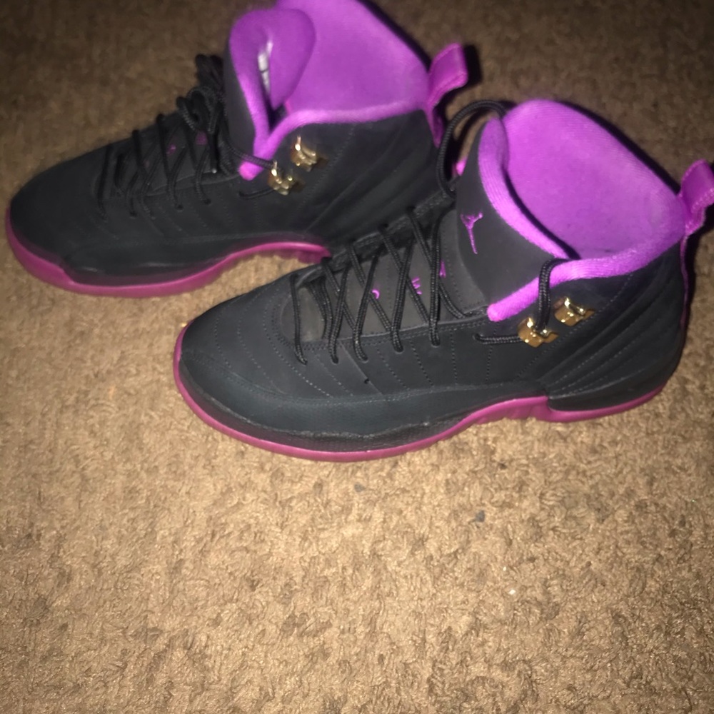 Jordan 12 Retro Hyper Violet - Picture 2 of 7